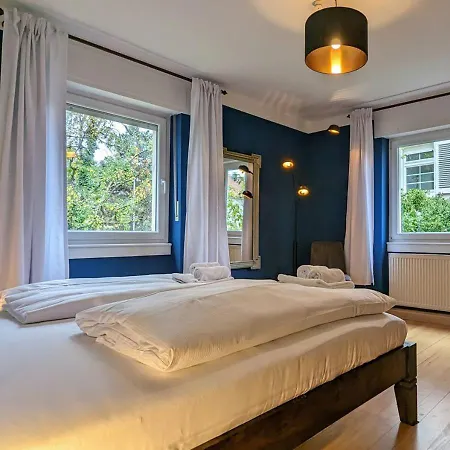 Διαμέρισμα 65qm Altbaucharme Mit Zwei Balkonen *