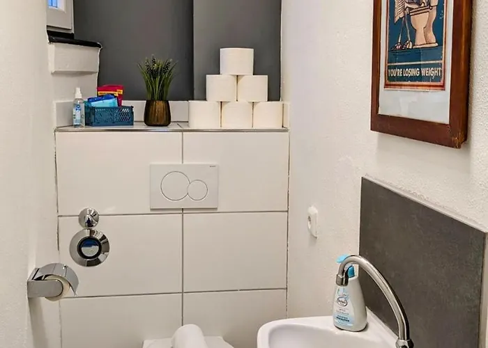 65qm Altbaucharme Mit Zwei Balkonen * Karlsruhe