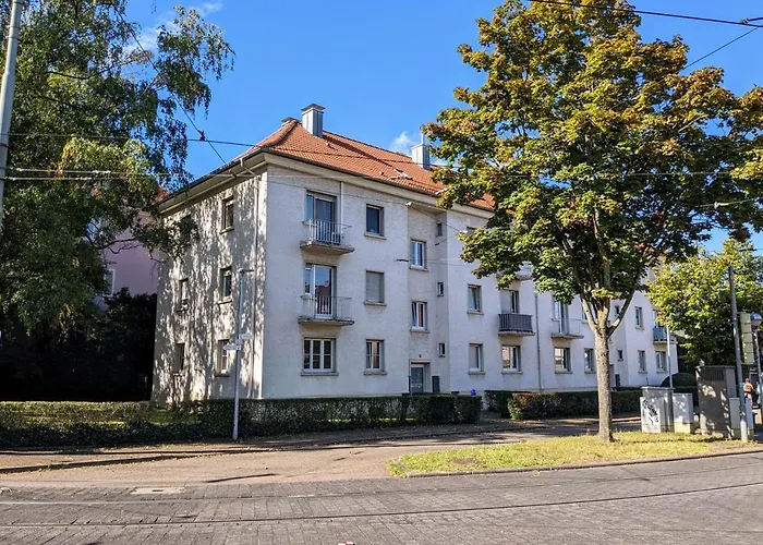 65qm Altbaucharme Mit Zwei Balkonen Apartamento Karlsruhe