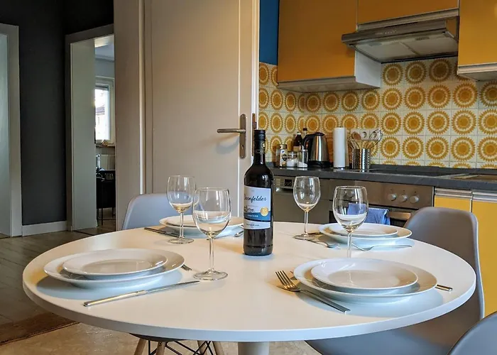 65qm Altbaucharme Mit Zwei Balkonen Karlsruhe