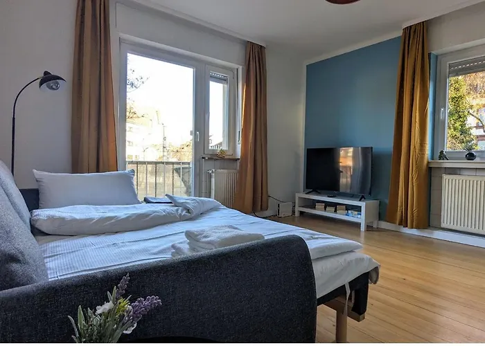65qm Altbaucharme Mit Zwei Balkonen Apartamento