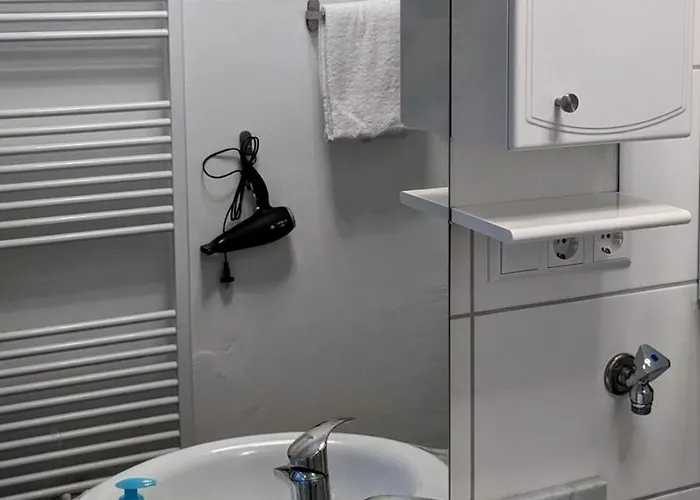 Apartamento 65qm Altbaucharme Mit Zwei Balkonen *